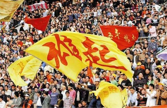  德甲重启观众入场，各队主场氛围火爆  